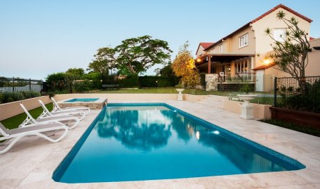 Entreprise de terrassement pour la construction d'une piscine Salon-de-Provence