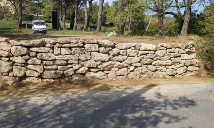 PROTEC-ARBRES - Création de mur d'enrochement Salon-de-Provence